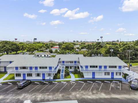 1950 Lake Osborne Drive #9, Lake Worth Beach FL - photo 19 of 19