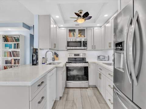 4038 Swansea B, Deerfield Beach FL - photo 7 of 38