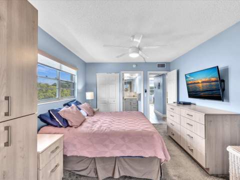 4038 Swansea B, Deerfield Beach FL - photo 12 of 38
