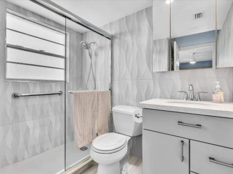 4038 Swansea B, Deerfield Beach FL - photo 14 of 38