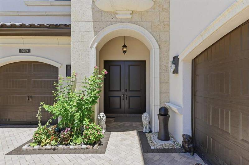 5 bedroom Single Family Residence at 9769 Bozzano Drive, Hyder Agr Pud Pl 7, Delray Beach — photo 3