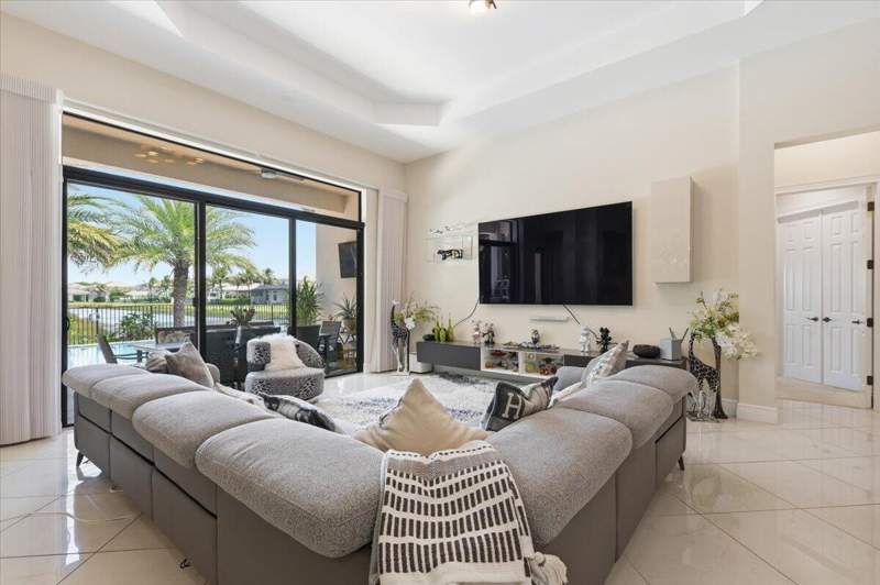 5 bedroom Single Family Residence at 9769 Bozzano Drive, Hyder Agr Pud Pl 7, Delray Beach — photo 4