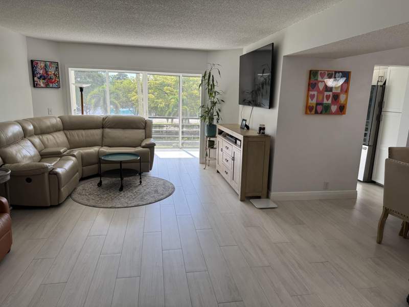 2 bedroom Condominium at 3590 Via #312, Poinciana Place Condo 1,2,8 And 9, Lake Worth — photo 4