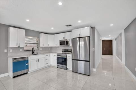 4944 Mcconnell Street, Lake Worth FL - photo 11 of 28