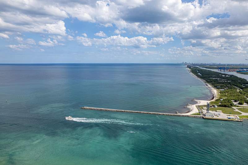 1 bedroom Stock Cooperative at 1900 S Ocean Drive #1706, Breakwater Towers Co-Op, Fort Lauderdale — photo 2