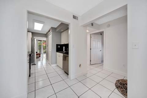 7451 NW 16th Street #108, Plantation FL - photo 7 of 37