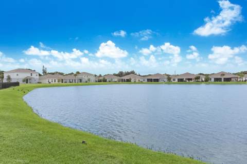 423 Acai Lane, Fort Pierce FL - photo 9 of 40