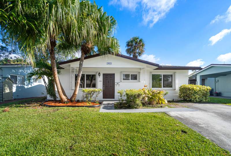 3 bedroom Single Family Residence at 2923 NW 48th Street, Tamarac Lakes South, Fort Lauderdale — photo 2