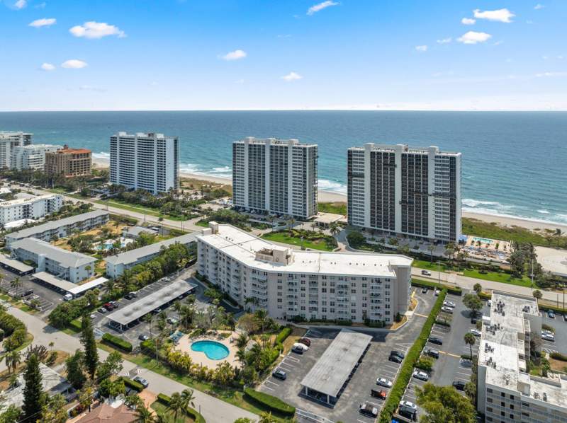2 bedroom Condominium at 2851 S Ocean Boulevard #F-6, Patrician Condo, Boca Raton — photo 2
