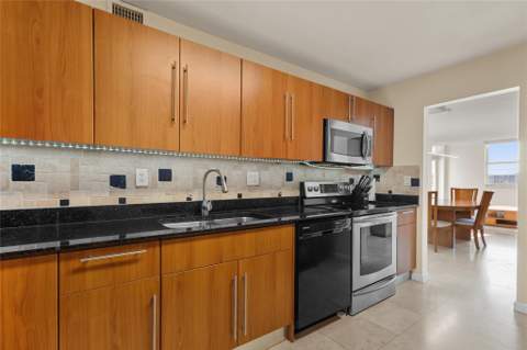 3001 S Ocean Drive #727, Hollywood FL - photo 22 of 36