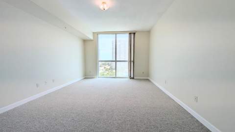 1945 S Ocean Drive #701, Hallandale Beach FL - photo 7 of 24