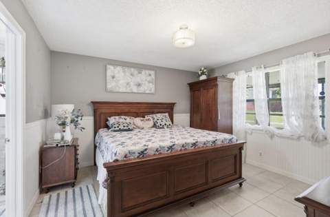 5330 Mendoza Street, West Palm Beach FL - photo 9 of 23
