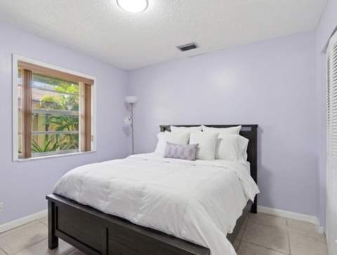 5330 Mendoza Street, West Palm Beach FL - photo 7 of 23