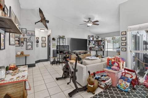 13970 Oaklawn Place, Davie FL - photo 13 of 53