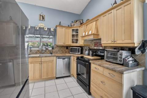 13970 Oaklawn Place, Davie FL - photo 15 of 53