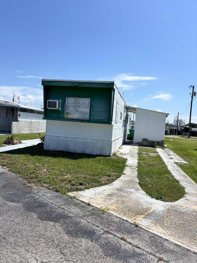 2 bedroom Mobile Home at 2023 St Lucie Boulevard #125, Whispering Creek, Fort Pierce — photo 2