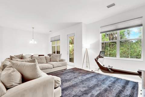 7113 Kensington Court, Palm Beach Gardens FL - photo 6 of 42