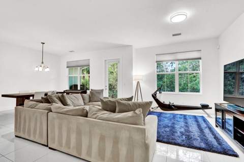 7113 Kensington Court, Palm Beach Gardens FL - photo 7 of 42