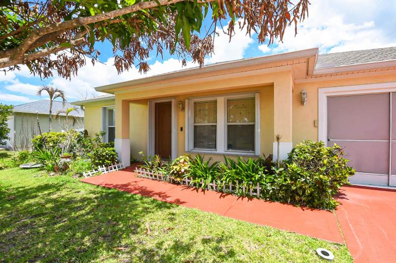 4 bedroom Single Family Residence at 1961 SW Diamond Street, Port St Lucie Section 11, Port St. Lucie — photo 3