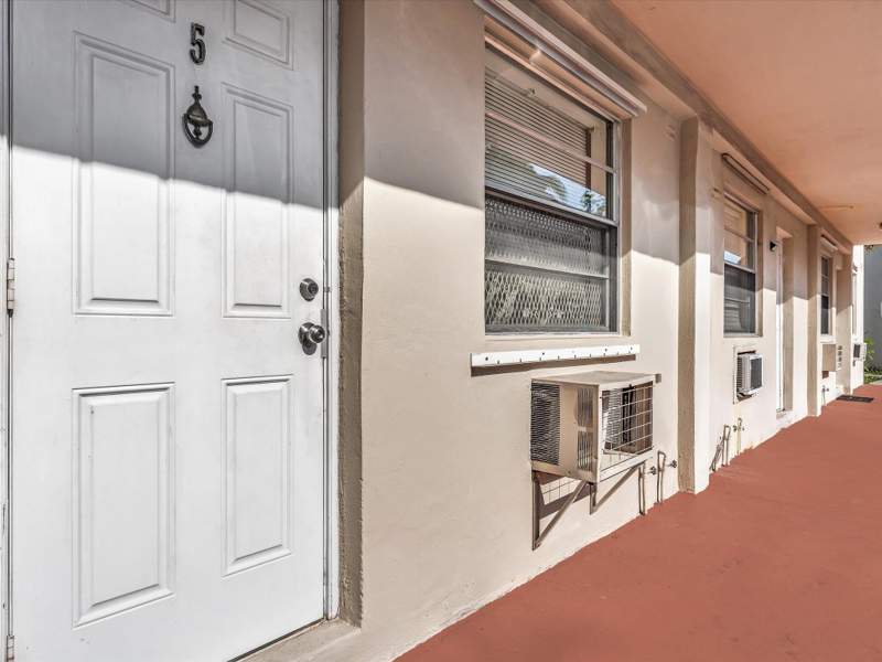 1 bedroom Condominium at 2915 Plunkett Street #5d, Town Colony Condo, Hollywood — photo 4