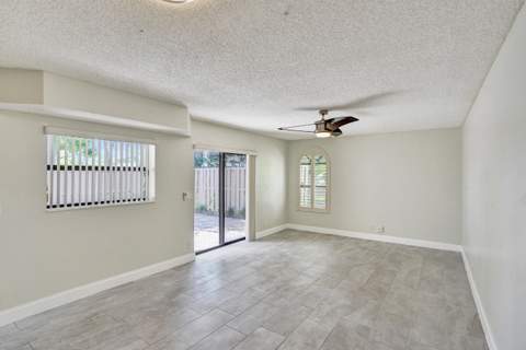 4260 Village Drive #D, Delray Beach FL - photo 6 of 33