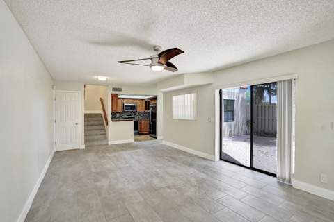 4260 Village Drive #D, Delray Beach FL - photo 14 of 33