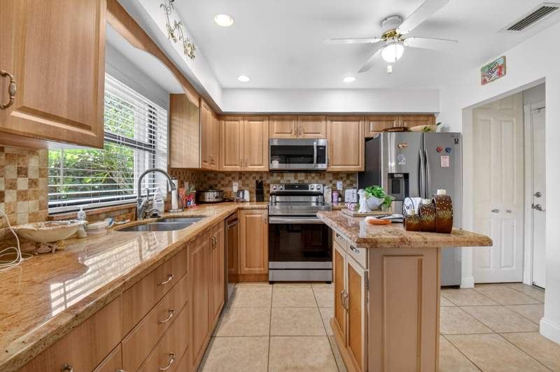 2 bedroom Villa at 4735 Quailwood Way #A, Greentree Villas Condo, Boynton Beach — photo 2
