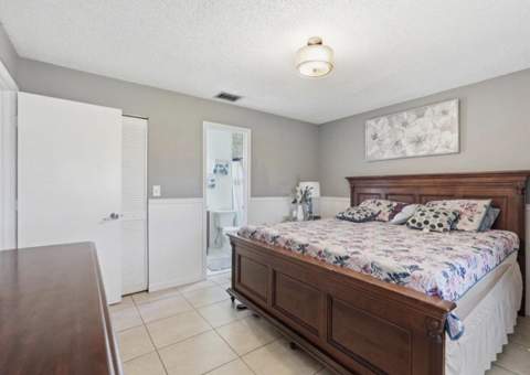 5330 Mendoza Street, West Palm Beach FL - photo 10 of 23