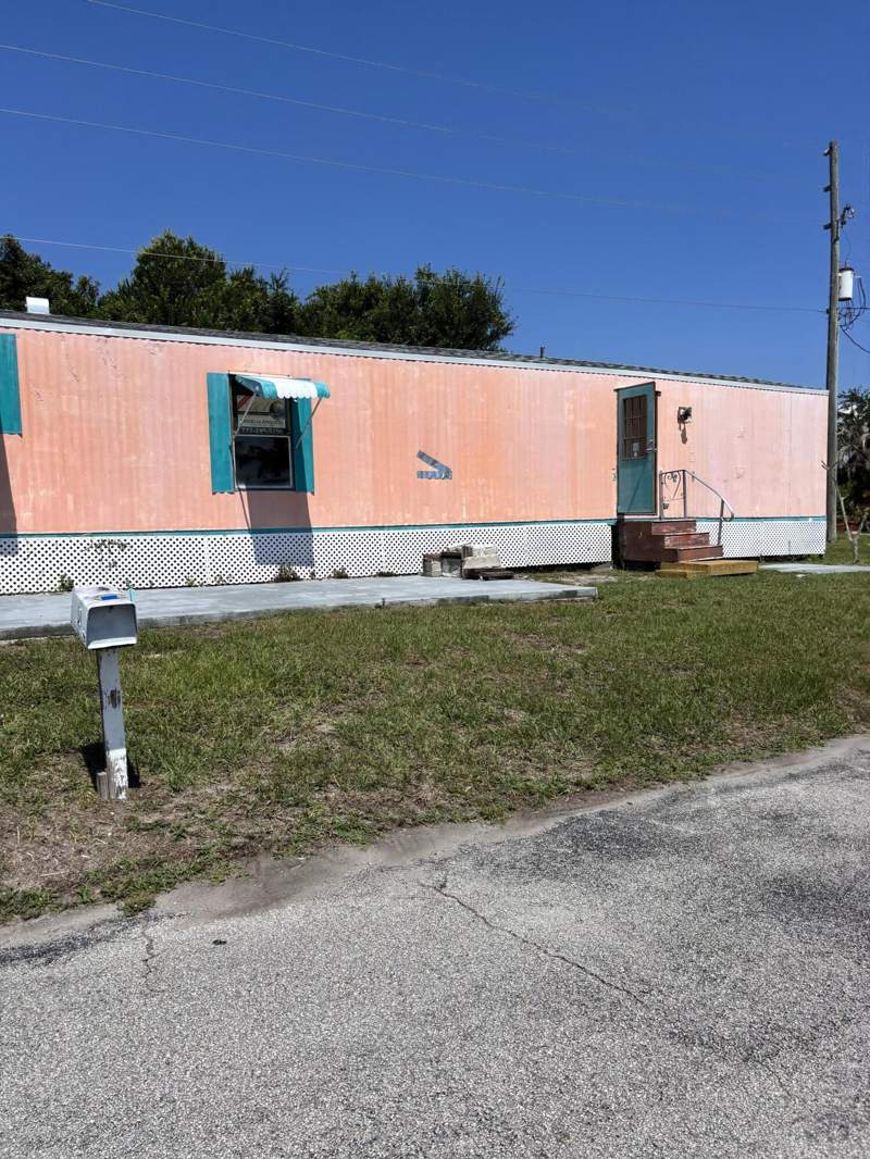 2 bedroom Manufactured Home at 2023 Saint Lucie Boulevard #186, Whispering Creek, Fort Pierce — photo 2