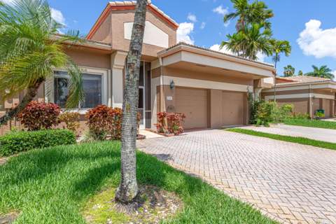 10168 Lombardy Drive, Tamarac FL - photo 8 of 38