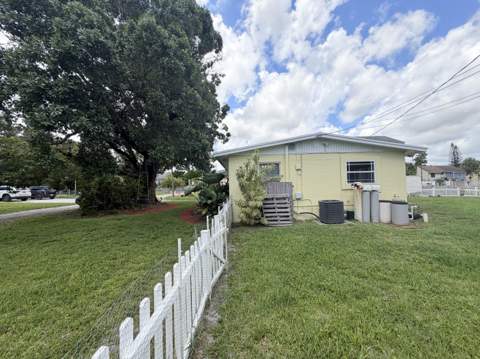 4905 Williams Road, Palm Beach Gardens FL - photo 17 of 38