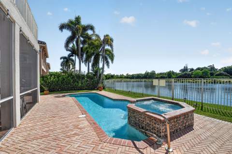 2214 Ridgewood Circle, Royal Palm Beach FL - photo 15 of 49