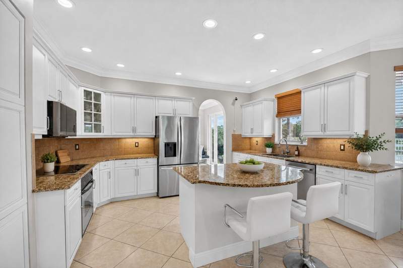 5 bedroom Single Family Residence at 2214 Ridgewood Circle, Madison Green 1 Pars F And J, Royal Palm Beach — photo 3