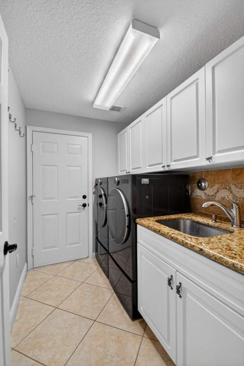 2214 Ridgewood Circle, Royal Palm Beach FL - photo 16 of 49