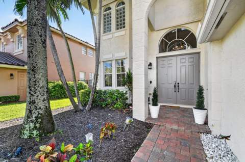 2214 Ridgewood Circle, Royal Palm Beach FL - photo 9 of 49