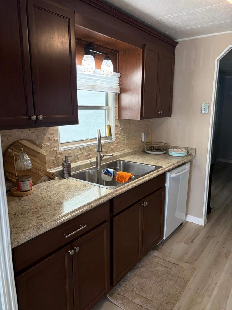 2 bedroom Manufactured Home at 20 Flores Del Way, Spanish Lakes , Fort Pierce — photo 3