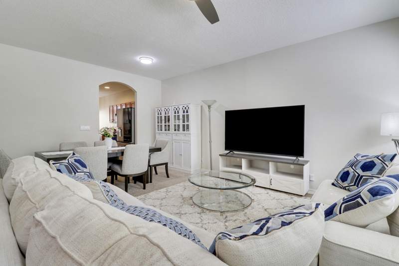2 bedroom Townhouse at 2122 SE Grand Drive, East Lake Village No 3, Port St. Lucie — photo 3