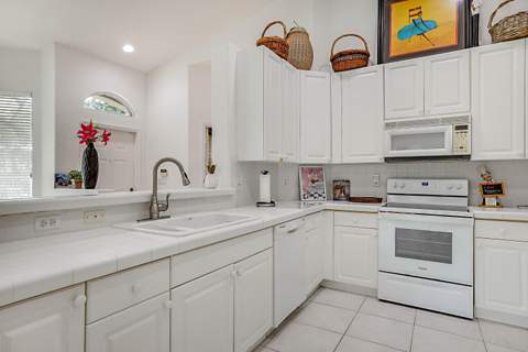 2568 Sandy Cay, West Palm Beach FL - photo 14 of 44