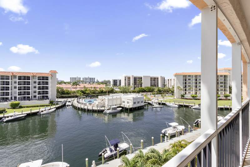 1 bedroom Condominium at 2871 N Ocean Boulevard #V443, San Remo Condo, Boca Raton — photo 3