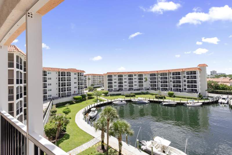 1 bedroom Condominium at 2871 N Ocean Boulevard #V443, San Remo Condo, Boca Raton — photo 2