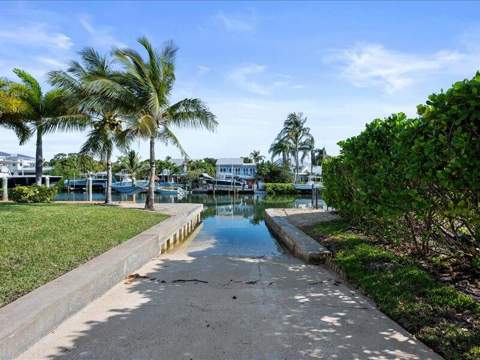 205 Body Court, Jupiter FL - photo 9 of 65