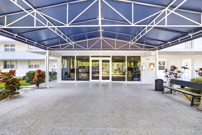 2 bedroom Condominium at 5961 NW 2nd Avenue ##302, Boca Teeca Condo 4, Boca Raton — photo 4