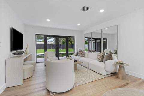 4721 Bayview Drive, Fort Lauderdale FL - photo 6 of 25