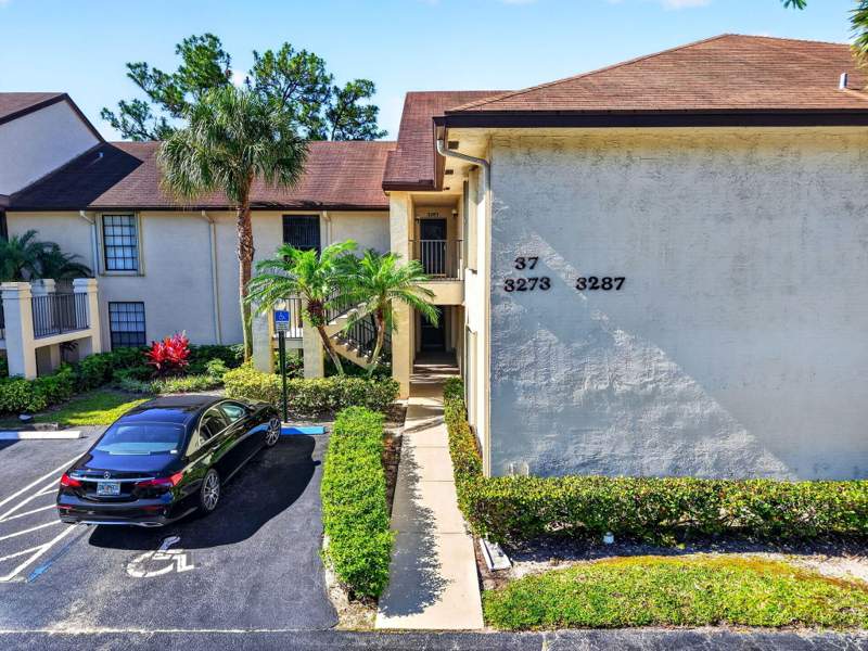 3 bedroom Condominium at 3281 Jog Park Drive, Park Pointe 2, Greenacres — photo 4