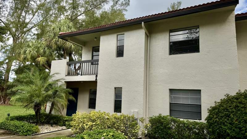 2 bedroom Condominium at 21695 Tall Palm Circle #4a, Palms Of Boca Lago Condo, Boca Raton — photo 2