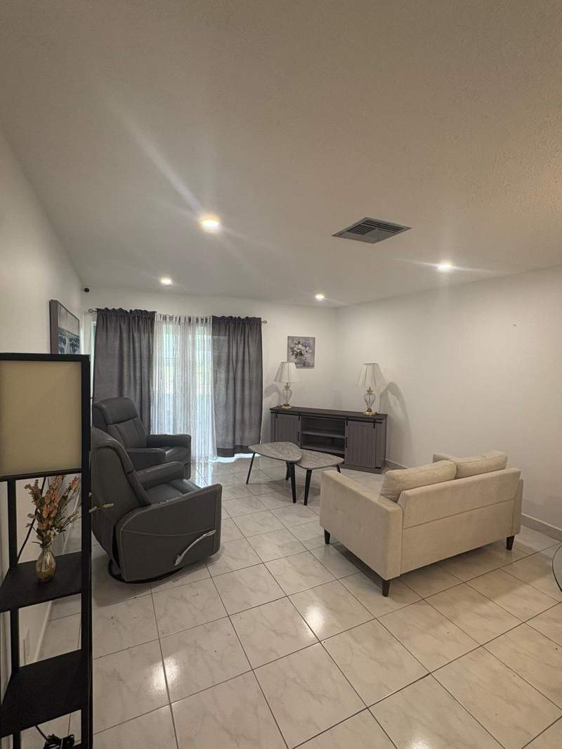 2 bedroom Condominium at 2522 Emory Drive #A, Cresthaven Villas Condo 31, West Palm Beach — photo 3