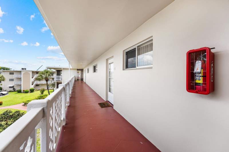 2 bedroom Condominium at 2682 S Garden Dr S #309, Lake Clarke Gardens Condo 16, Lake Worth — photo 4