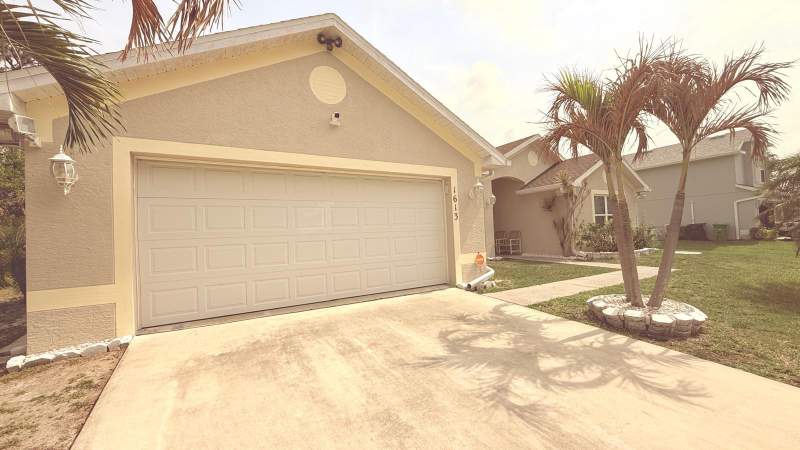 4 bedroom Single Family Residence at 1613 SW Whipple Avenue, Port St Lucie Section 19, Port St. Lucie — photo 2