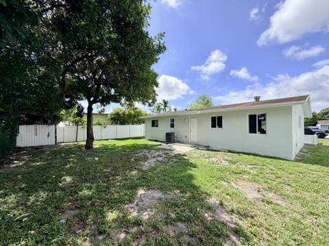2811 NW 8th Street, Pompano Beach FL - photo 10 of 18
