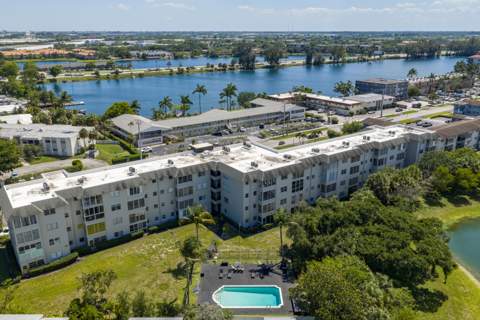 941 Crystal Lake Drive #207, Deerfield Beach FL - photo 17 of 22